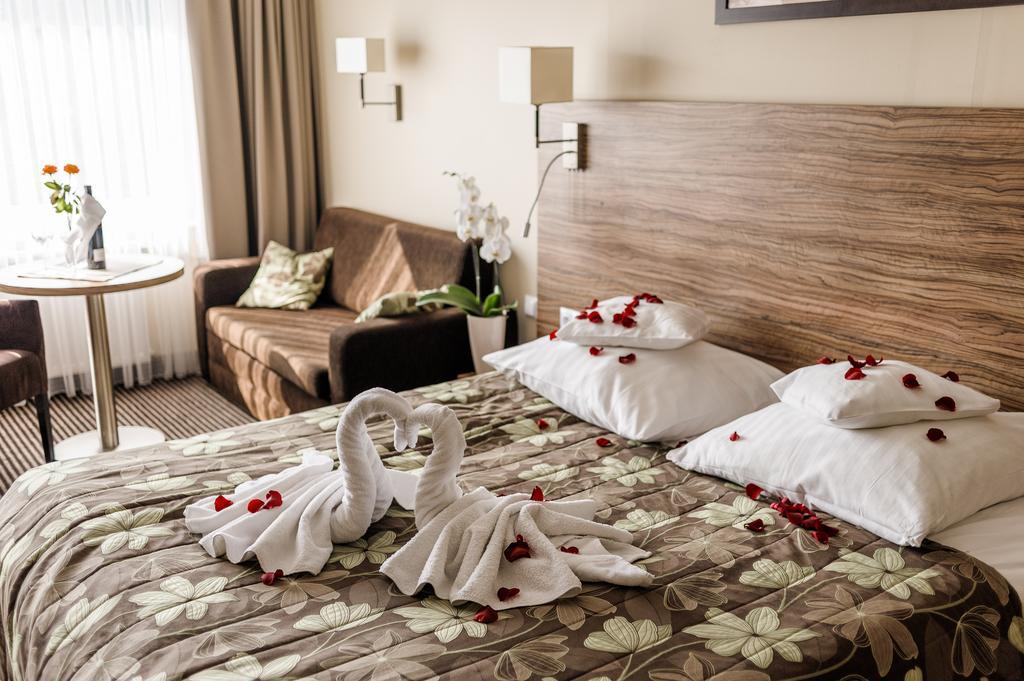 Hotel La Siesta & Medical Spa Jastrzebia Gora Quarto foto
